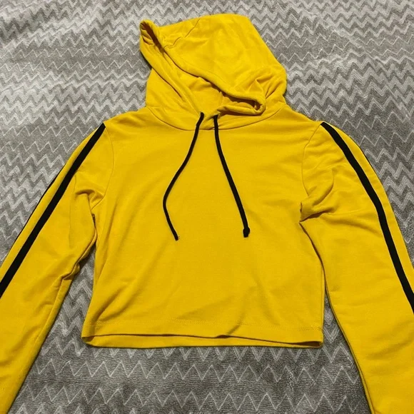 Yellow Cropped Top - Picture 2 of 3